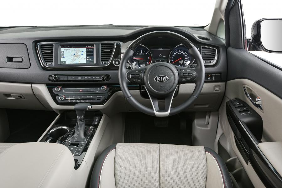 Торпедо Kia Grand Sedona (YP) 2018 года  (ZA) (фото 21 из 40)